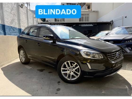VOLVO XC60 2.4 D5 MOMENTUM DIESEL AWD 4P AUTOMÁTICO